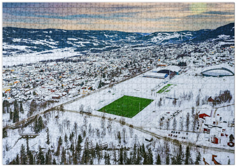 Puzzle: Grüne Oase in der Schneelandschaft von Lillehammer