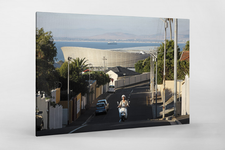 Straße und Mofa vor dem Cape Town Stadium - 11FREUNDE BILDERWELT