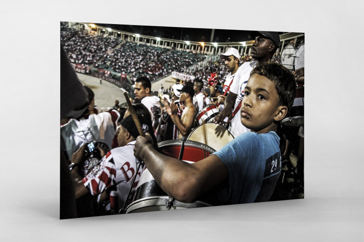 Young FC São Paulo Fan Playing Drums In The Stadium - Gabriel Uchida - 11FREUNDE BILDERWELT