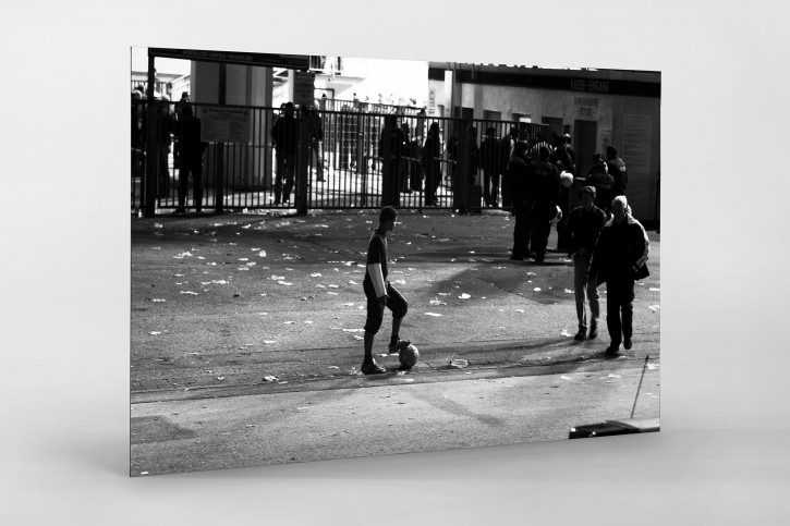 Junge an der Hafenstrasse - 11FREUNDE BILDERWELT