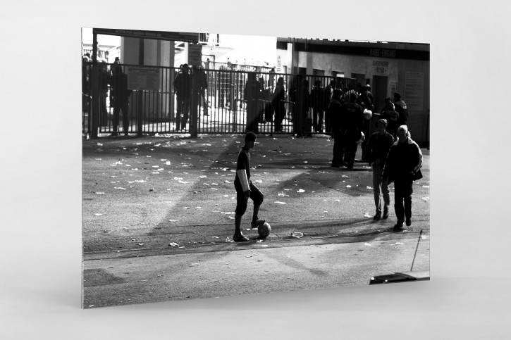 Junge an der Hafenstrasse - 11FREUNDE BILDERWELT