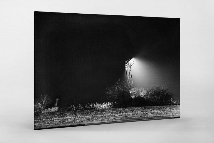 Flutlichtmast Cliftonhill Stadium - 11FREUNDE SHOP - Albion Rovers - Fußball Foto als Wandbild