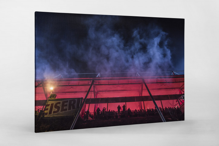 Red Light Special an der Alten Försterei - Bengalische Feuer 1. FC Union Berlin - Foto als Wandbild
