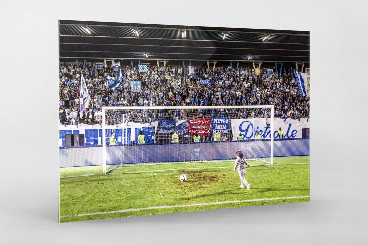 Elfmeterkind - 11FREUNDE SHOP - Fußball Foto Wandbild