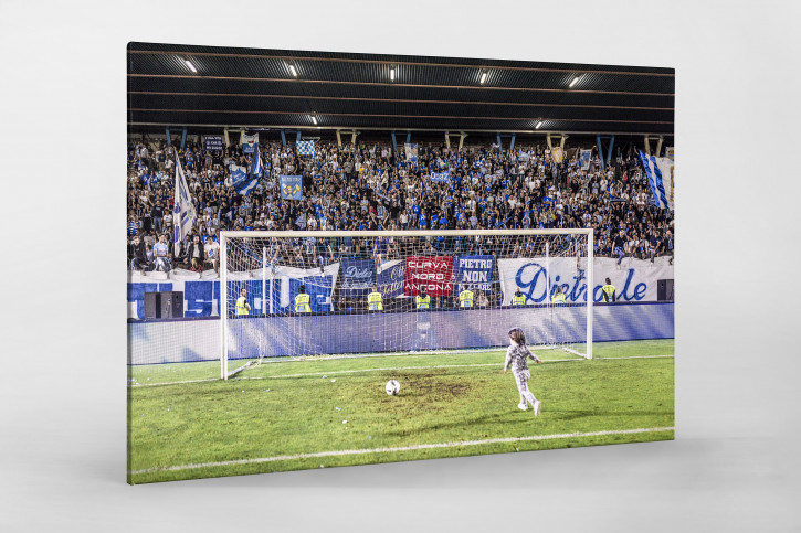 Elfmeterkind - 11FREUNDE SHOP - Fußball Foto Wandbild