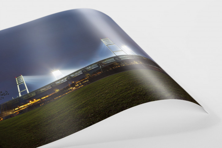 Weserstadion bei Flutlicht (Farbe-Querformat-1) - Christoph Buckstegen Foto - 11FREUNDE SHOP