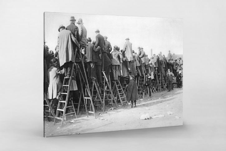 Fans auf der Leiter (1) - 11FREUNDE BILDERWELT