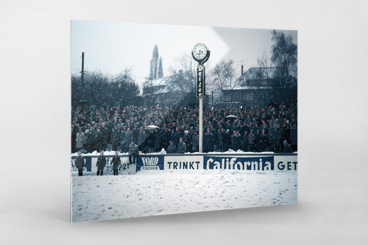 Schnee im Stadion am Uhlenkrug - 11FREUNDE SHOP - Fußball Foto Wandbild