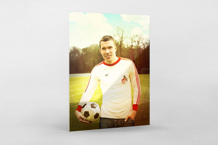 Lukas Podolski im Kölner Retrotrikot - 11FREUNDE BILDERWELT