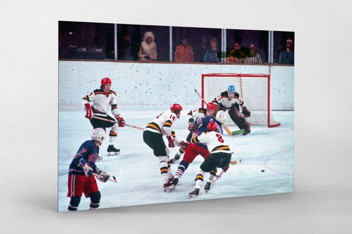 BRD vs. USA 1976 - Sport Fotografien als Wandbilder - Eishockey Foto - NoSports Magazin - 11FREUNDE Shop 