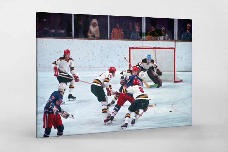 BRD vs. USA 1976 - Sport Fotografien als Wandbilder - Eishockey Foto - NoSports Magazin - 11FREUNDE Shop 