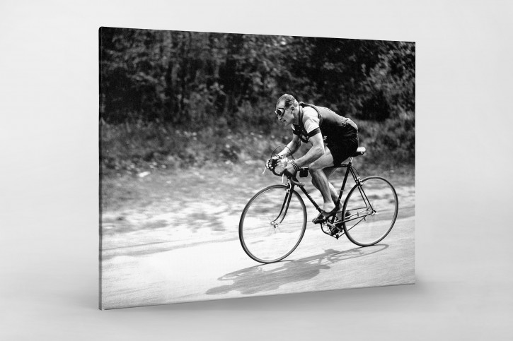 Mit Brille bei der Tour 1937 - Sport Fotografien als Wandbilder - Radsport Foto - NoSports Magazin 