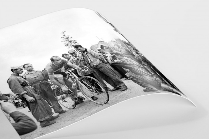 Vor der 7. Etappe bei der Tour 1951 - Sport Fotografie als Wandbild - Radsport Foto - NoSports Magazin 