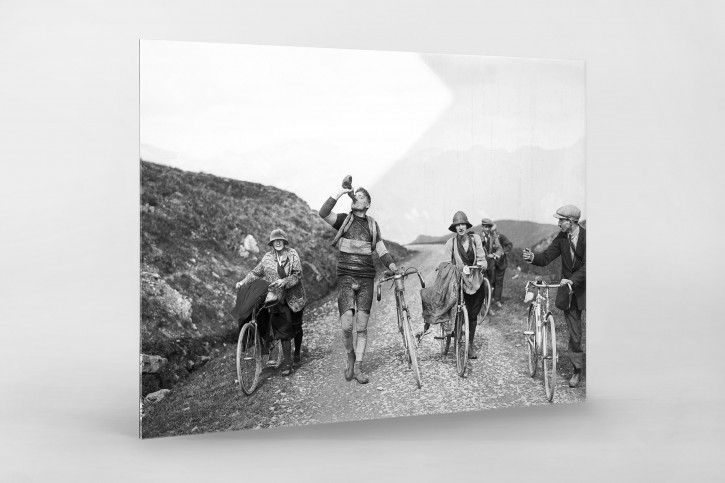 Trinkpause bei der Tour 1927 - Sport Fotografien als Wandbilder - Radsport Foto - NoSports Magazin 
