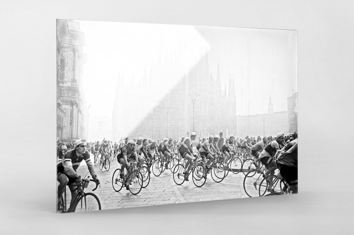 Am Mailänder Dom - Sport Fotografien als Wandbilder - Radsport Foto bestellen - NoSports Magazin - 11FREUNDE SHOP