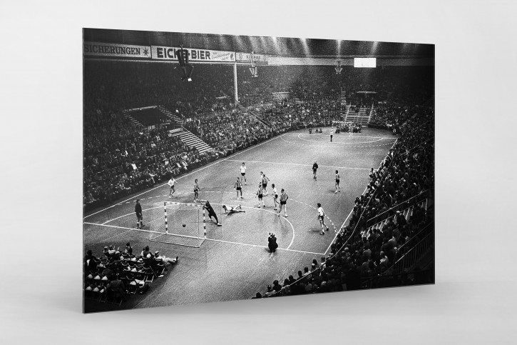 Handball in Kiel 1974 - Sport Fotografien als Wandbilder - Handball Foto - NoSports Magazin - 11FREUNDE SHOP