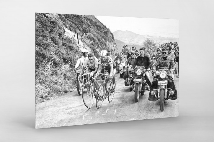 Mit motorisierter Presse bei der Tour 1964  - Sport Fotografien als Wandbilder - Radsport Foto - NoSports Magazin