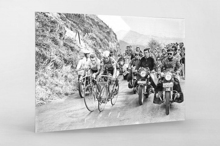 Mit motorisierter Presse bei der Tour 1964  - Sport Fotografien als Wandbilder - Radsport Foto - NoSports Magazin