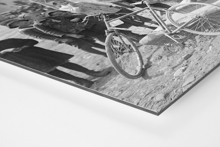 Ruhepause bei der Tour 1921 - Sport Fotografien als Wandbilder - Radsport Foto - NoSports Magazin - 11FREUNDE SHOP