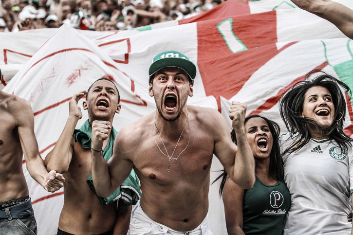 Palmeiras Fan Celebrating - Gabriel Uchida - 11FREUNDE BILDERWELT