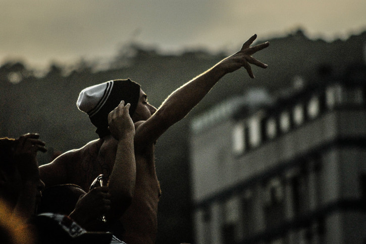 Ponte Preta Fan Celebrating - Gabriel Uchida - 11FREUNDE BILDERWELT