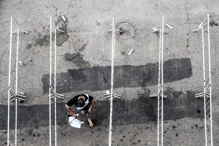 Ponte Preta Fan Arriving At The Stadium - Gabriel Uchida - 11FREUNDE BILDERWELT