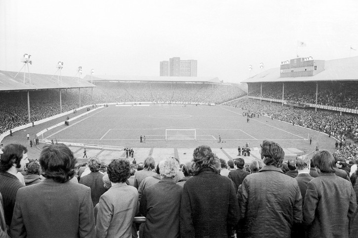 Im Ibrox Park - 11FREUNDE SHOP - Fußball Foto Wandbild