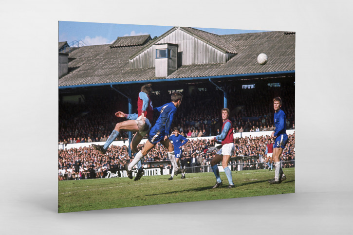 Kopfballduell an der Stamford Bridge - FC Chelsea vs. West Ham United