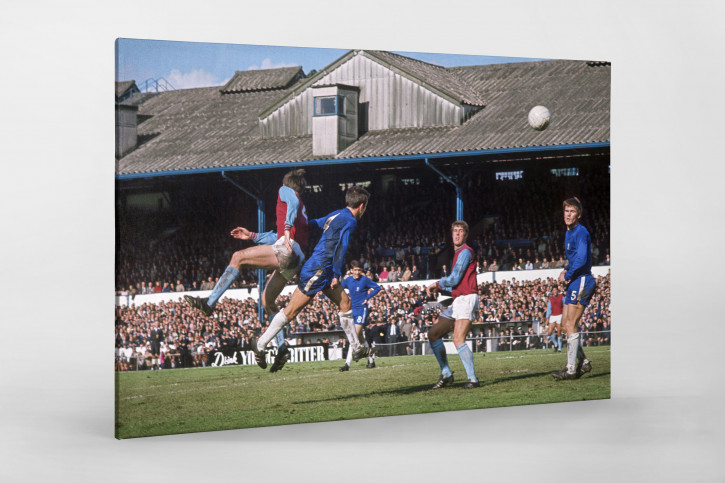 Kopfballduell an der Stamford Bridge - FC Chelsea vs. West Ham United