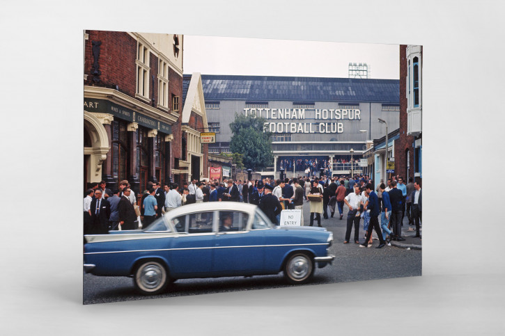 Vor dem Stadion an der White Hart Lane - Fußball Wandbild - 11FREUNDE SHOP