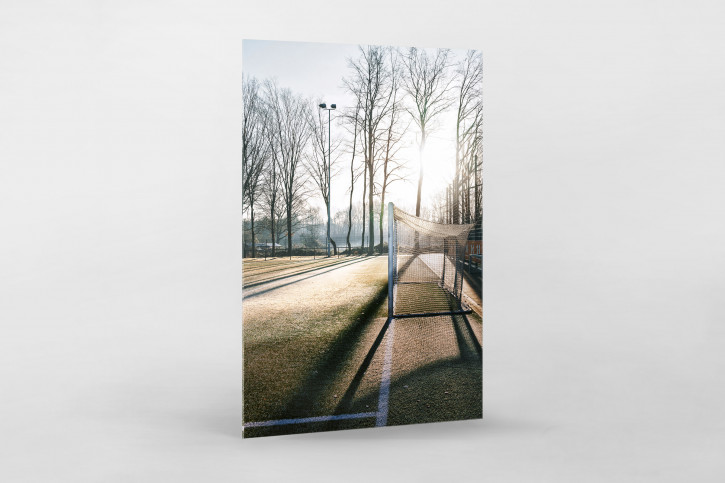 Wandbild: Sunset Soccer - Trainingsplatz des FC St. Pauli im Hochformat - Olli Mueller Photography