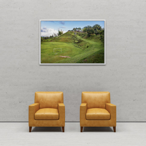 Wandbild: Pablo Escobars Bolzplatz unweit der Finca „La Manuela“ - Jessica Yurinko - 