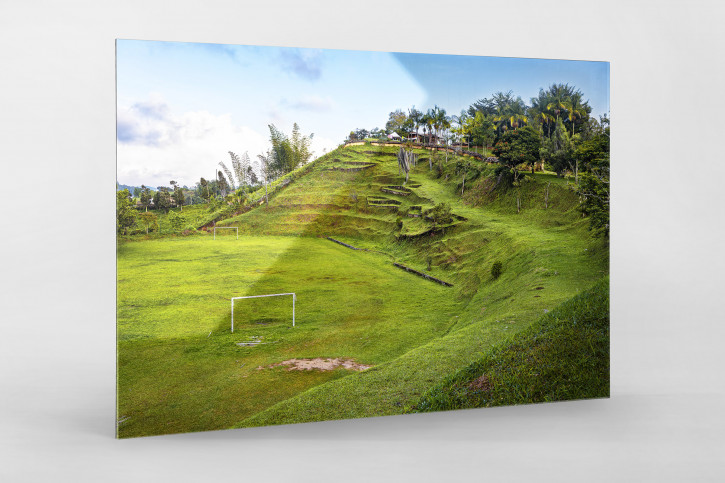 Wandbild: Pablo Escobars Bolzplatz unweit der Finca „La Manuela“ - Jessica Yurinko - 