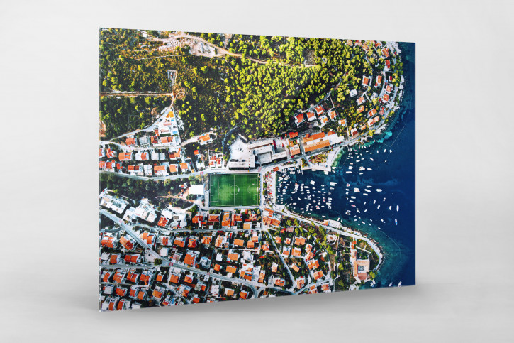 Fußballplatz an der kroatischen Adria - Wandbild - 11FREUNDE SHOP