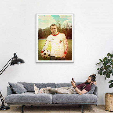 Lukas Podolski im Kölner Retrotrikot - 11FREUNDE BILDERWELT