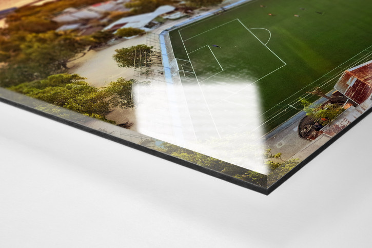 Fußballplatz auf den Malediven - Wandbild Die ganze Welt ist ein Spielfeld