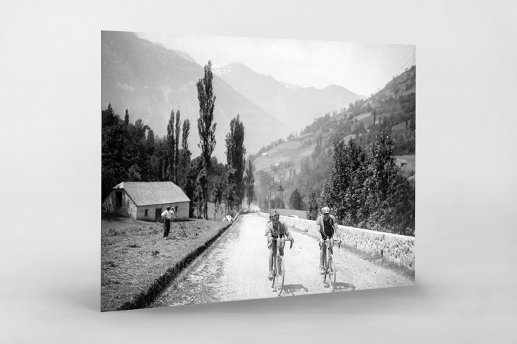 Am Fuße des Col du Tourmalet bei der Tour 1923 - Wandbild