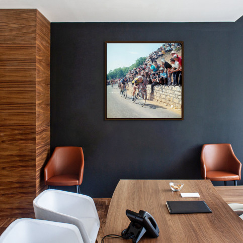 Vorbei an den Zuschauern beim Giro d'Italia 1966 - Wandbild
