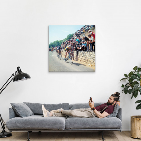 Vorbei an den Zuschauern beim Giro d'Italia 1966 - Wandbild