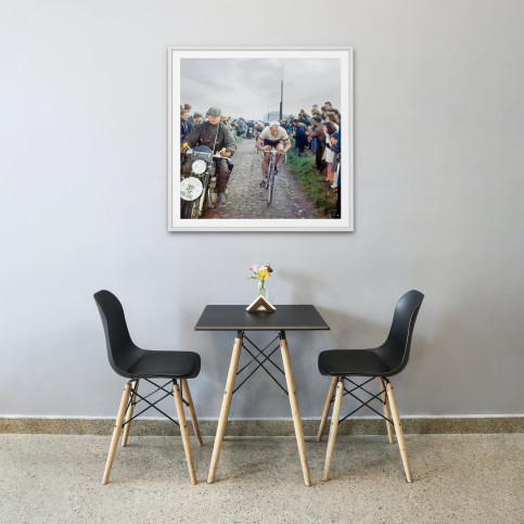 Altig auf Kopfsteinpflaster bei Paris-Roubaix 1967 - Wandbild
