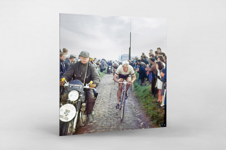 Altig auf Kopfsteinpflaster bei Paris-Roubaix 1967 - Wandbild