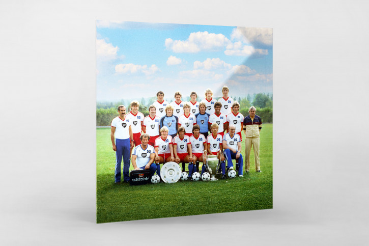 Wandbild: HSV 1983 - Mannschaftsfoto des Hamburger SV mit Meisterschale und Europapokal