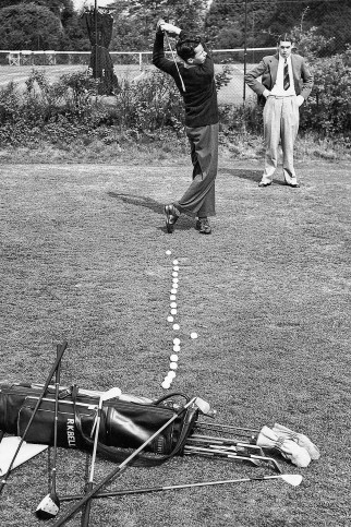 Abschlagtraining - Sport Fotografie als Wandbild - Golf Foto - NoSports Magazin 