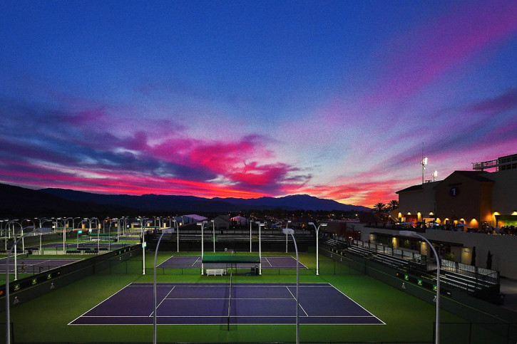Trainingsplätze unter Abendhimmel - Sport Fotografien als Wandbilder - Tennis Foto - NoSports Magazin 