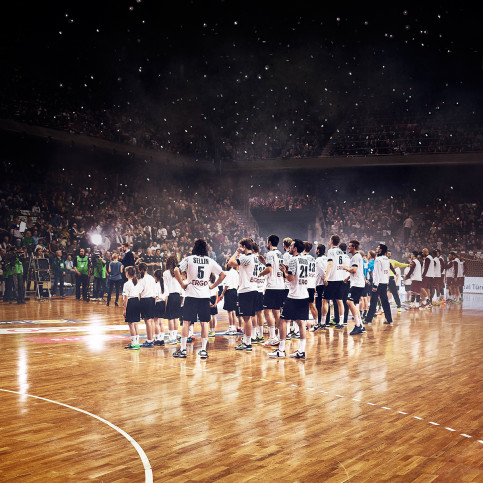 Standing Ovations für die Handballer - Sport Fotografie als Wandbild - Handball Foto - NoSports Magazin 