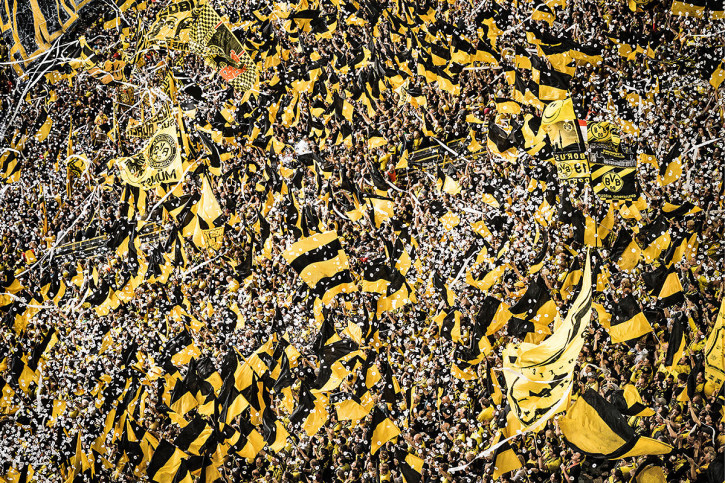 Gelbe Wand - Farbe (1) - 11FREUNDE SHOP - Fußball Wandbild - BVB - Borussia Dortmund