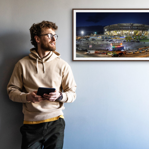 Stadio San Paolo bei Flutlicht (Panorama) - Fußball Wandbild - 11FREUNDE SHOP