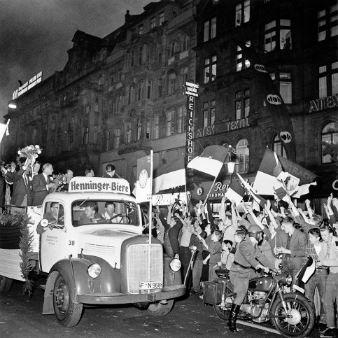 Empfang der Eintracht - Wandbild - 11FREUNDE SHOP