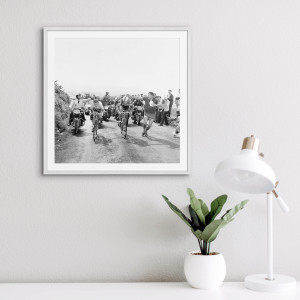 Mit dem Schwamm bei der Tour 1964 - Sport Fotografie als Wandbild - Radsport Foto - NoSports Magazin - 11FREUNDE SHOP