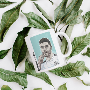 Design-Tasse - 11FREUNDE x Ronny Heimann: Jonas